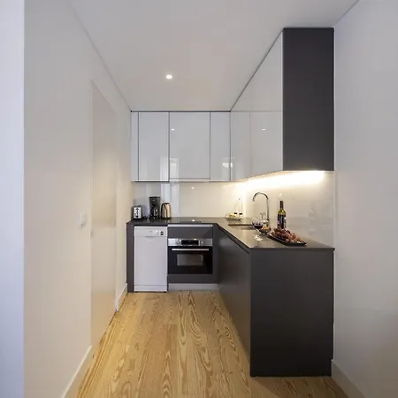 Serviced - Santos * Lisbon